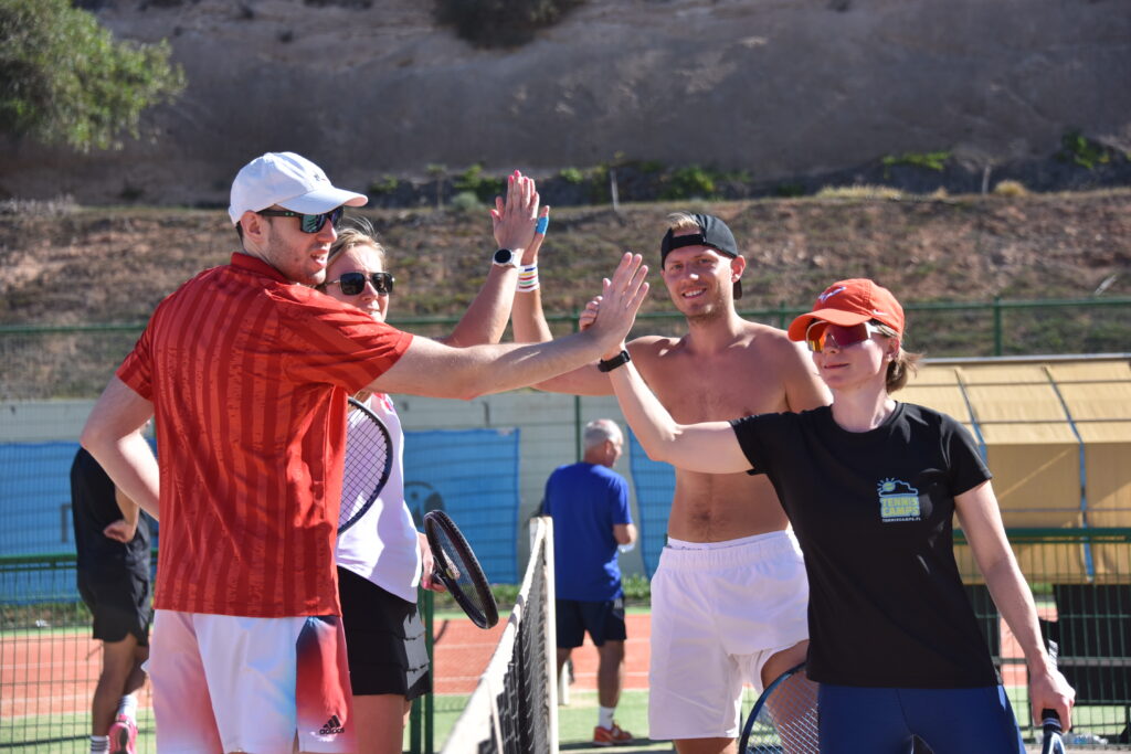 zakonczenie meczu deblowego w tenisa